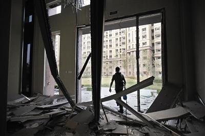 天津爆炸区居民要求回购退房 官方将出台措施
